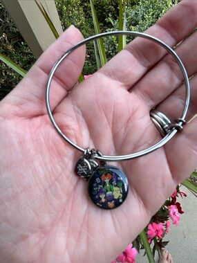 Alex and Ani Hocus Pocus Disney Limited Edition Bracelet MNSSHP